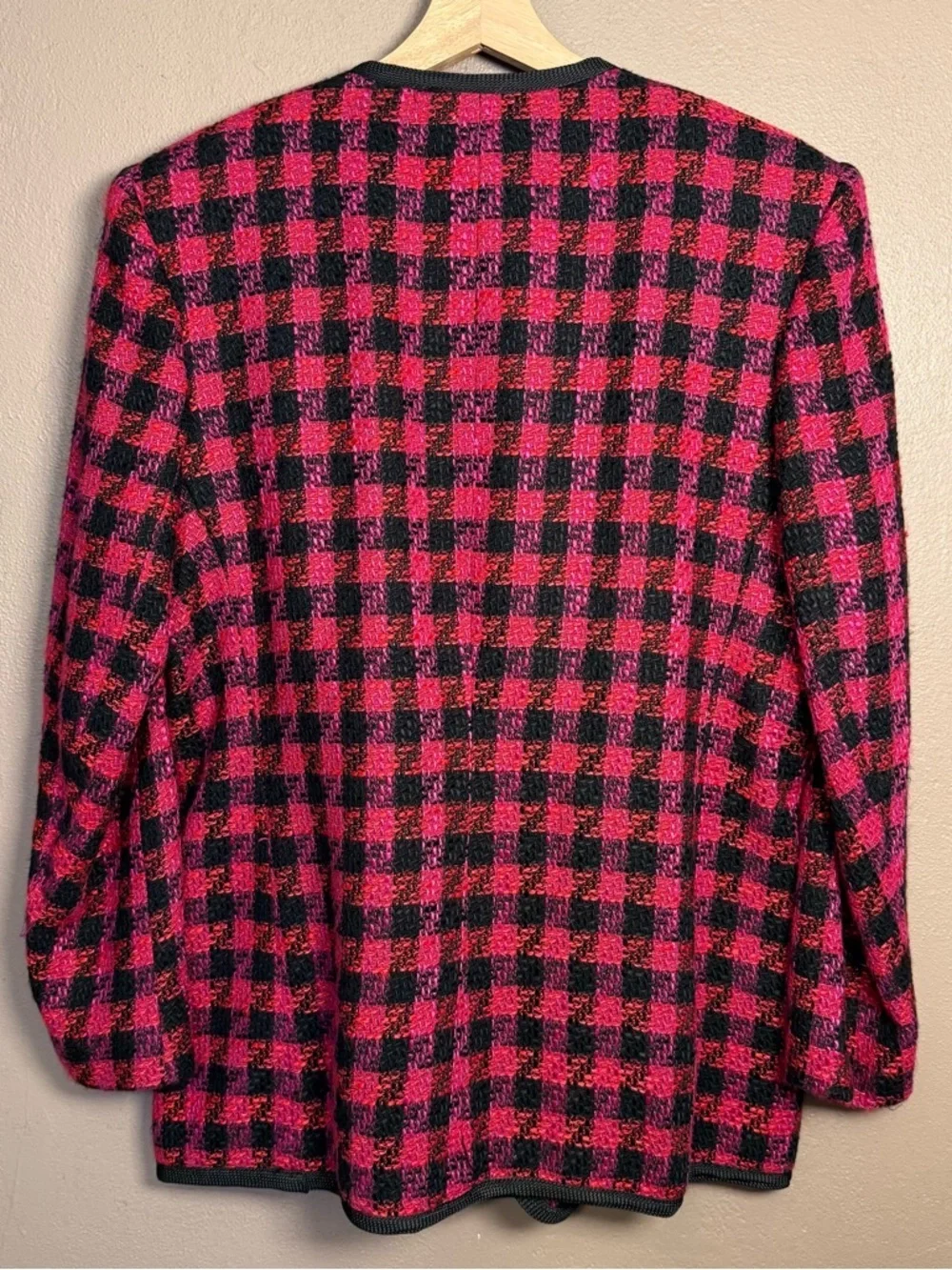 Preswick & Moore Vtg 90s Pink & Black Blazer Jacket, Gold/Black Buttons Size 14 - Picture 12 of 17